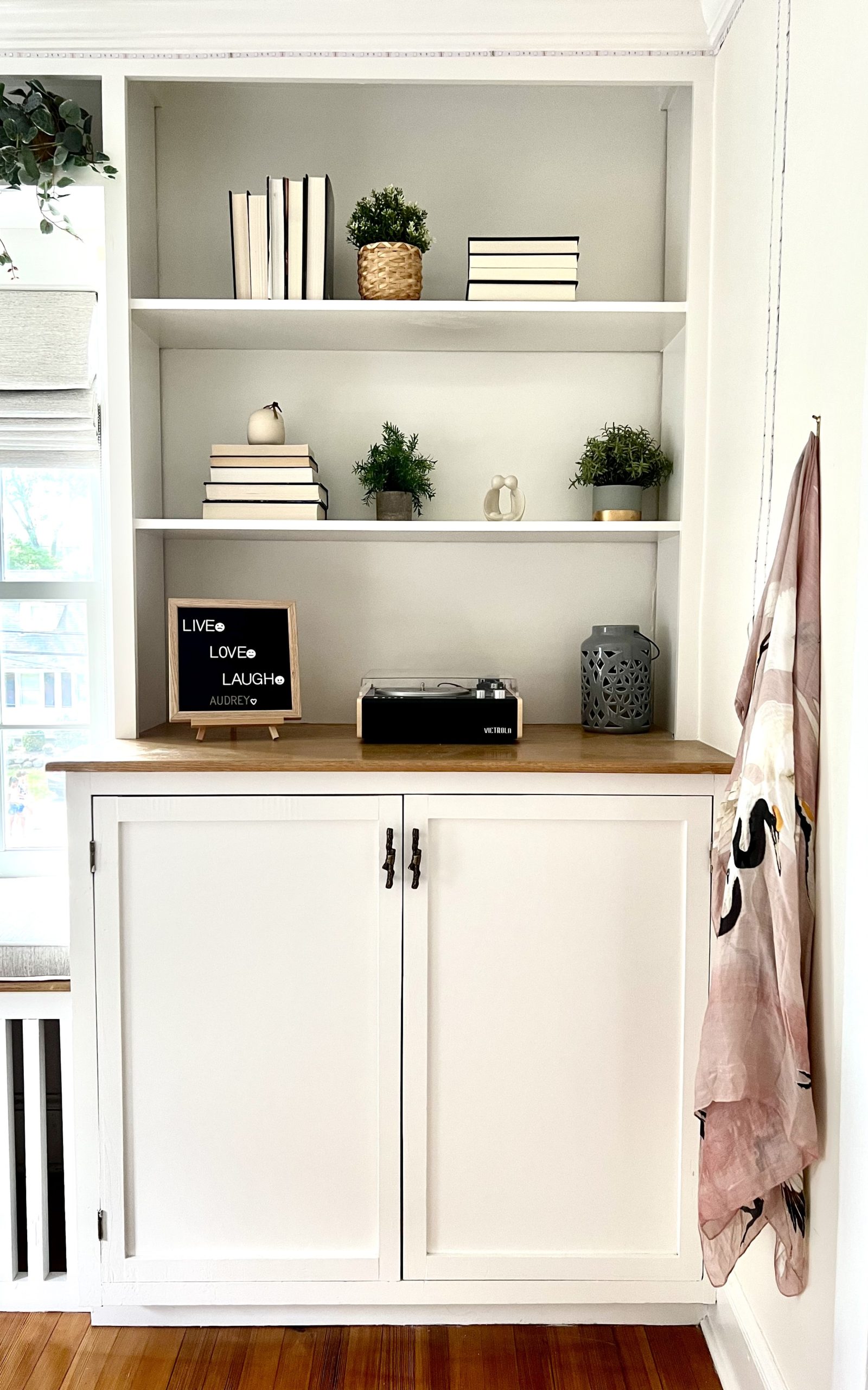 Laurel Home — detail